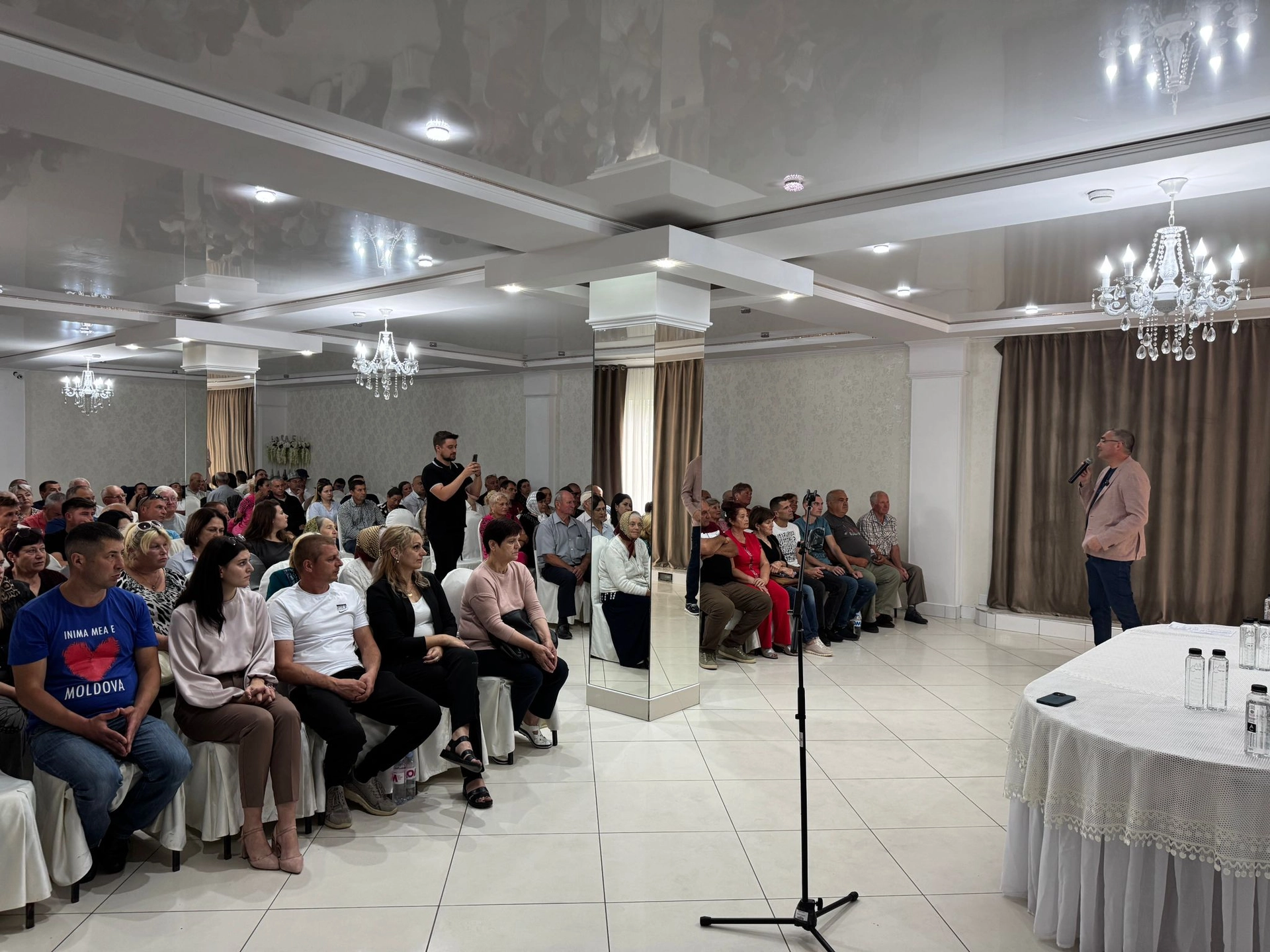 172 de persoane din raionul Briceni au primit legitimația de membru al Partidului Nostru – Renato Usatîi: „Oamenii aleg o forță politică în care au încredere”