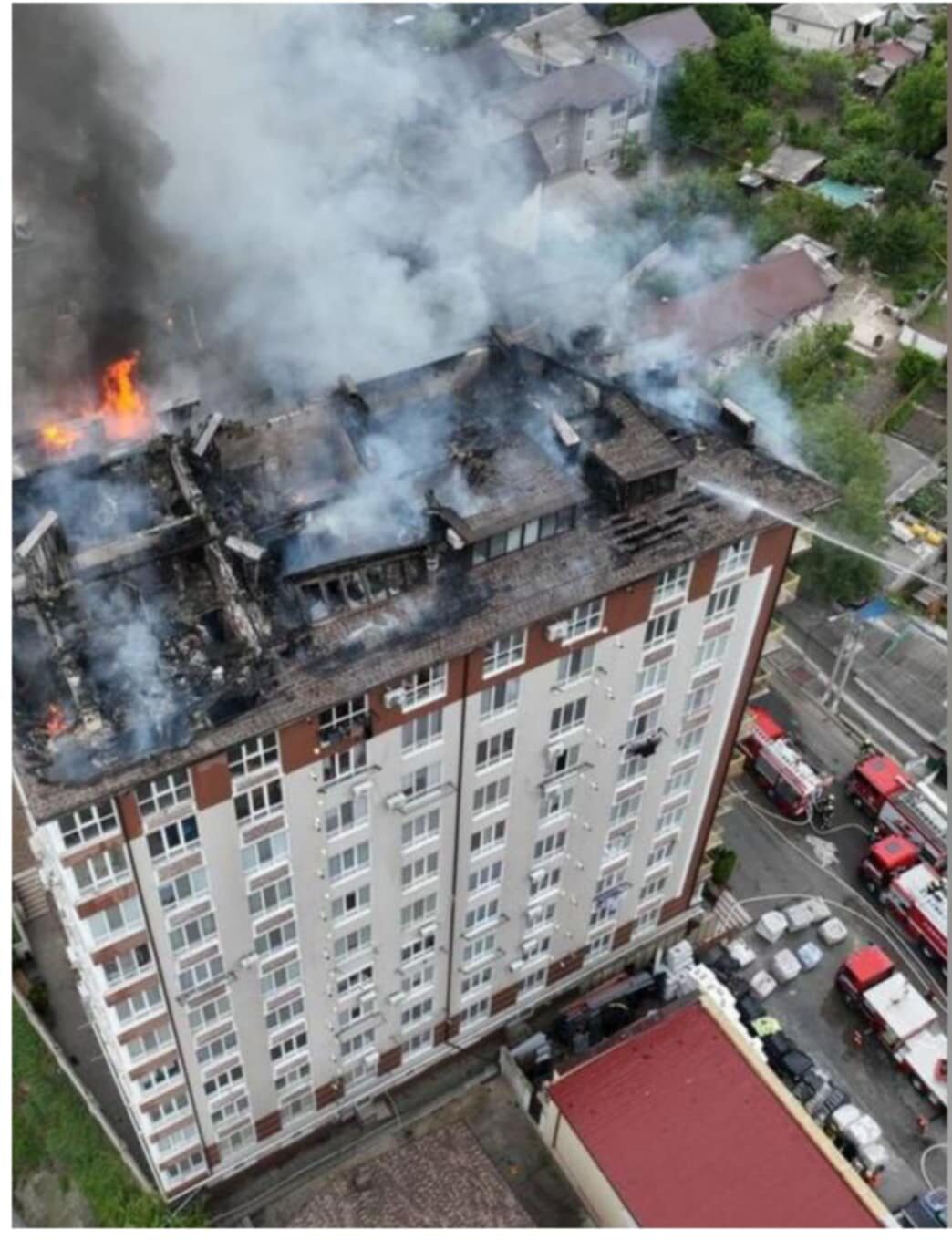 Descinderi CNA la Primăria Durlești în legătură cu blocul afectat de incendiul din mai -13 persoane percheziționate