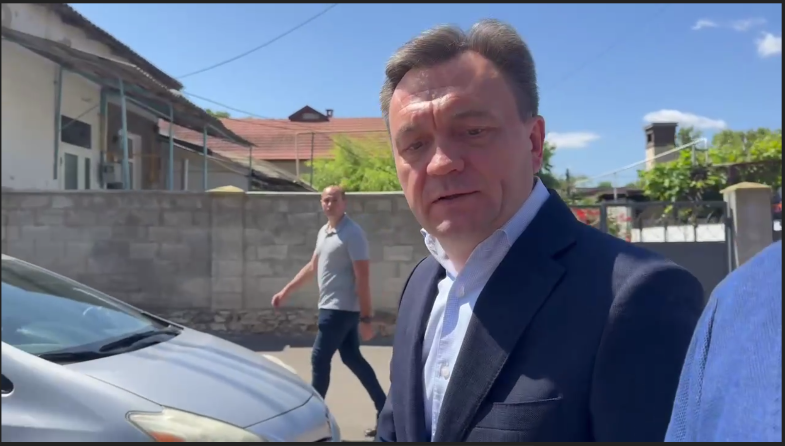 Vizită cu năbădăi a premierului Recean la Orhei – A fost întâmpinat cu scandări și proteste – Reacția șefului executivului