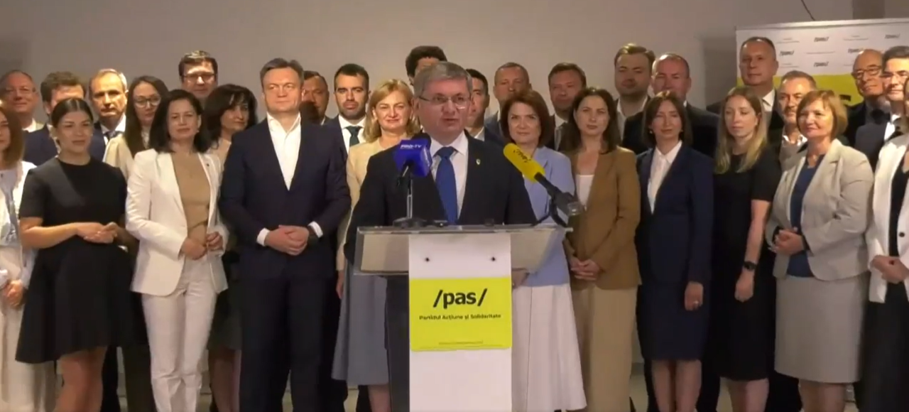 PAS a depus actele la CEC pentru înregistrarea la  parlamentarele din toamnă – Grosu și Recean deschid lista formațiunii