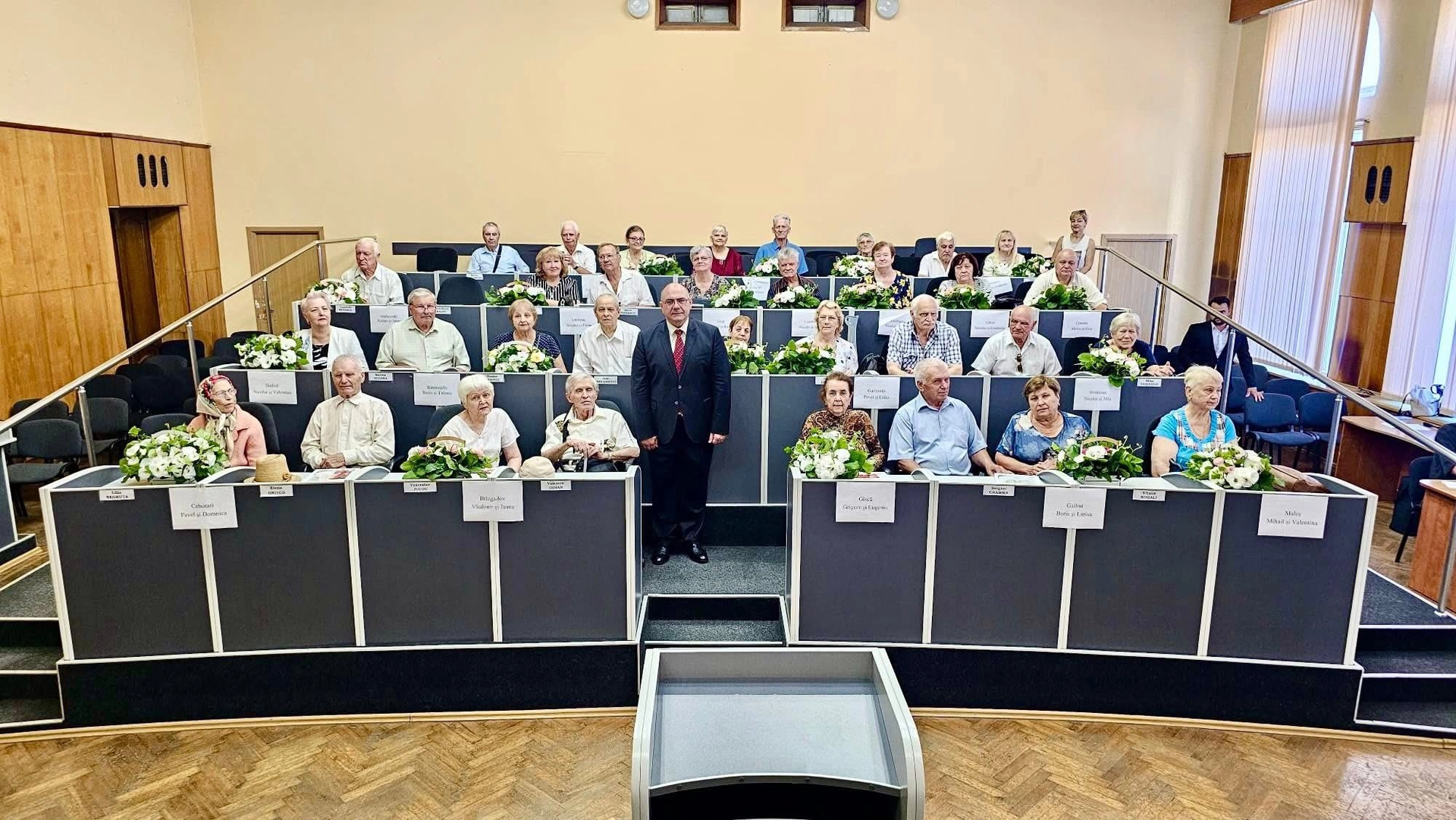 La Bălți au fost omagiate cuplurile care au aniversat 50 și 60 de ani de căsnicie – Primarul Petcov, Partidul Nostru: Vă mulțumim pentru exemplul care inspiră!