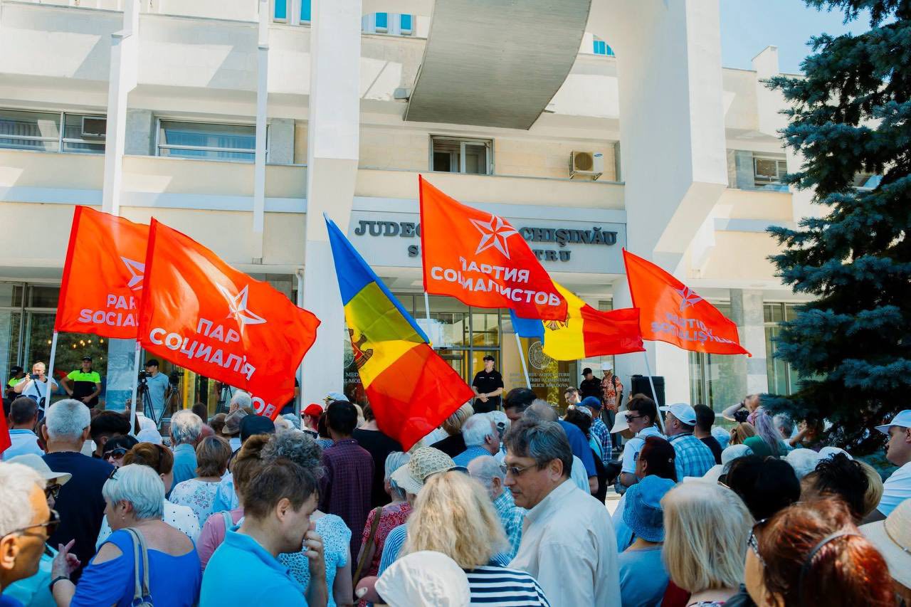 Protest la ministerul Agriculturii – Socialiștii acuză Guvernul că din cauza incompetenței sectorul agricol a ajuns în pragul falimentului