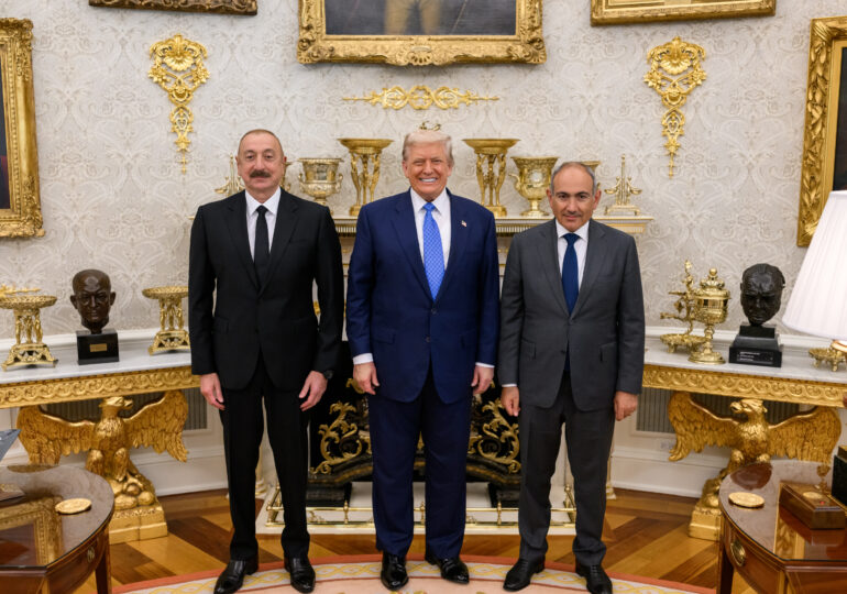 Azerbaidjan și Armenia au semnat la Casa Albă un acord de pace, o lovitură geopolitică pentru Rusia