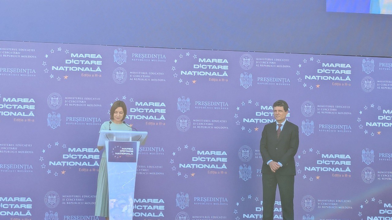 Președintele României, Nicușor Dan efectuează o vizită în Republica Moldova de Ziua Limbii Române – Șeful statului român a participat alături de Președintele Sandu la evenimentul „Marea Dictare Națională”