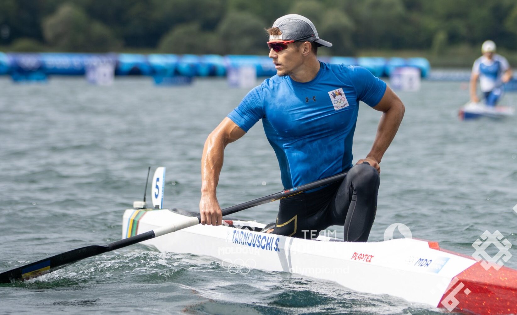 Performanță uluitoare pentru Serghei Tarnovschi – Canoistul moldovean pentru a 3-a oarǎ campion mondial pe distanța 5000 metri