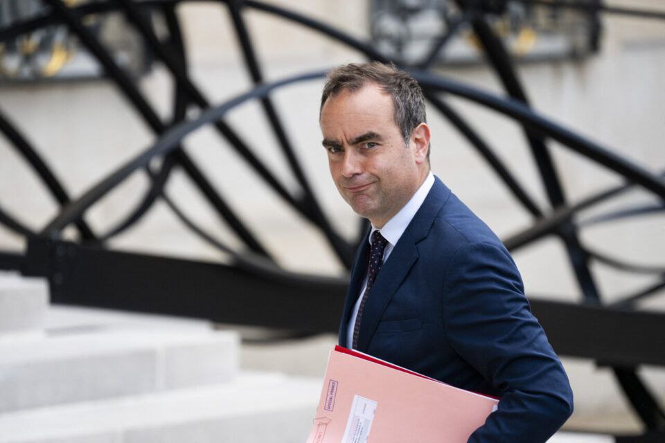 Președintele Macron a nominalizat un nou premier – Cine este Sébastien Lecornu